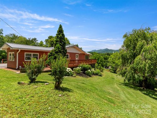 30 Belleview Rd, Waynesville, NC, 28786-1749 | Card Image