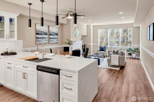 unit-206-6831 Ne 170th St, Kenmore, WA, 98028-3966 | Card Image