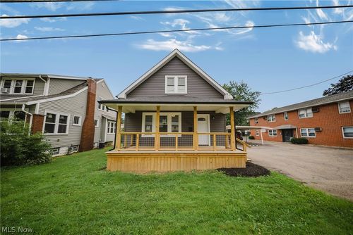 1217 Hankins Rd Ne, Massillon, OH, 44646-4481 | Card Image