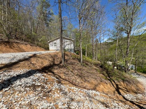 439 Congleton Hollow Rd, Mckee, KY, 40447-6504 | Card Image