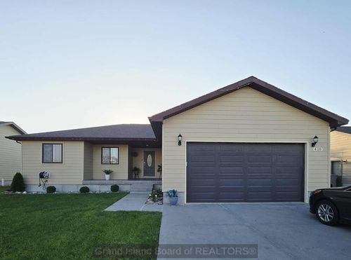 410 Buffalo Grass St, Grand Island, NE, 68803-3837 | Card Image