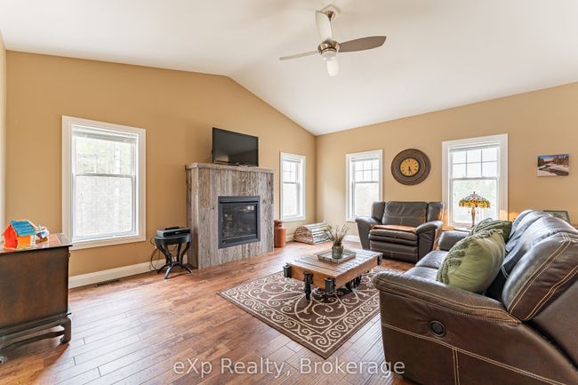 615641 Hamilton Lane, House other with 3 bedrooms, 3 bathrooms and 3 parking in West Grey ON | Image 8