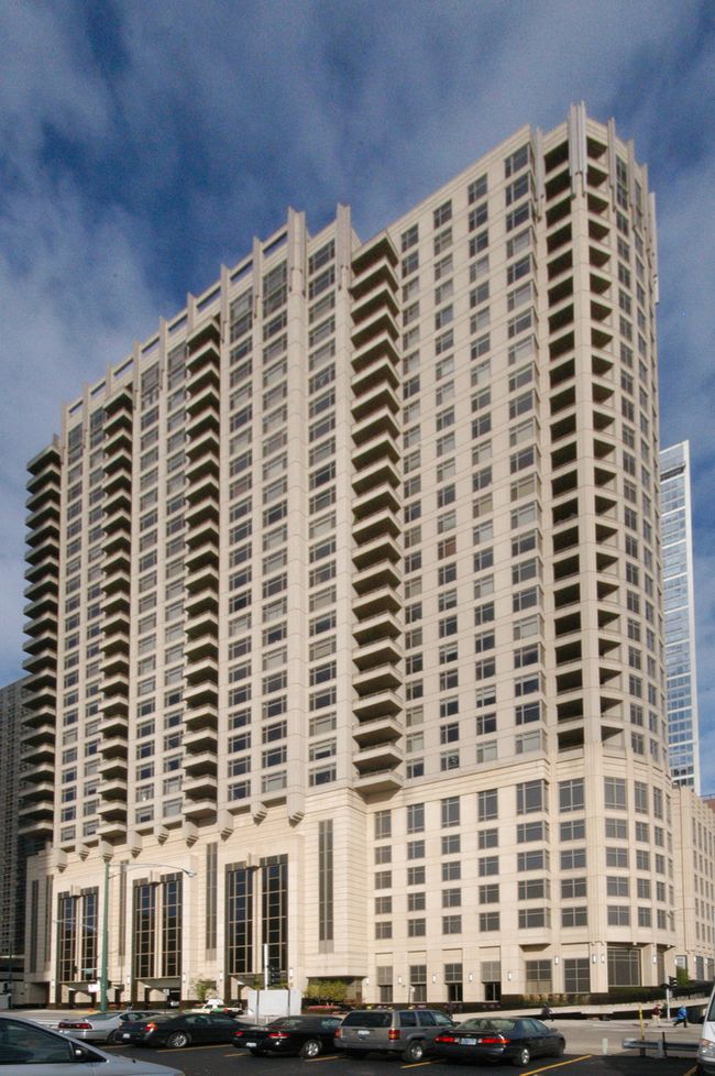 2406 - 530 N Lake Shore Drive, Condo with 1 bedrooms, 1 bathrooms and 1 parking in Chicago IL | Image 1
