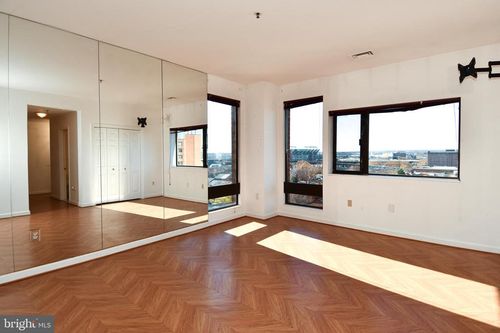 809-10 E Lee St, BALTIMORE, MD, 21202-6015 | Card Image