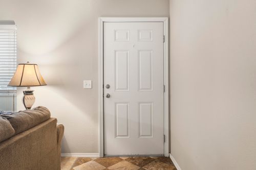 2395 Sw Yarrow Creek Dr, Redmond, OR, 97756-8928 | Card Image