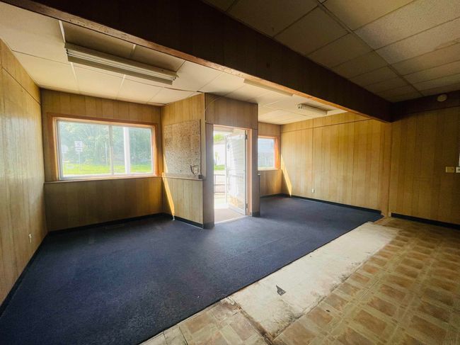 103 W Main St, Home with 0 bedrooms, 2 bathrooms and 2 parking in Larwill IN | Image 6