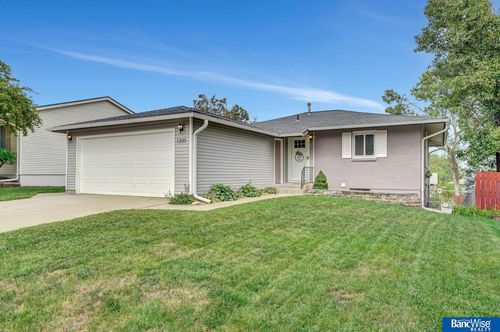 1300 Aberdeen Ave, Lincoln, NE, 68512-1707 | Card Image