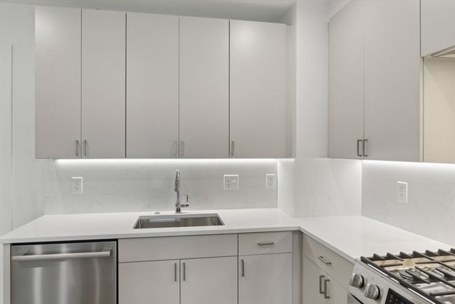 STE-306 - 256 Dorchester St, Condo with 2 bedrooms, 2 bathrooms and null parking in Boston MA | Image 8