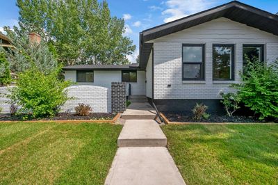 9828 19 St Sw, House detached with 4 bedrooms, 4 bathrooms and 4 parking in Calgary AB | Image 2