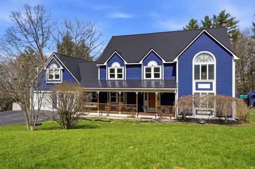67 Forest St, Londonderry, NH, 03053-3733 | Card Image