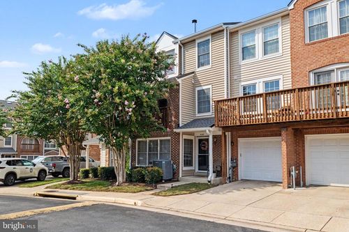 4046 Chetham Way, WOODBRIDGE, VA, 22192-5079 | Card Image