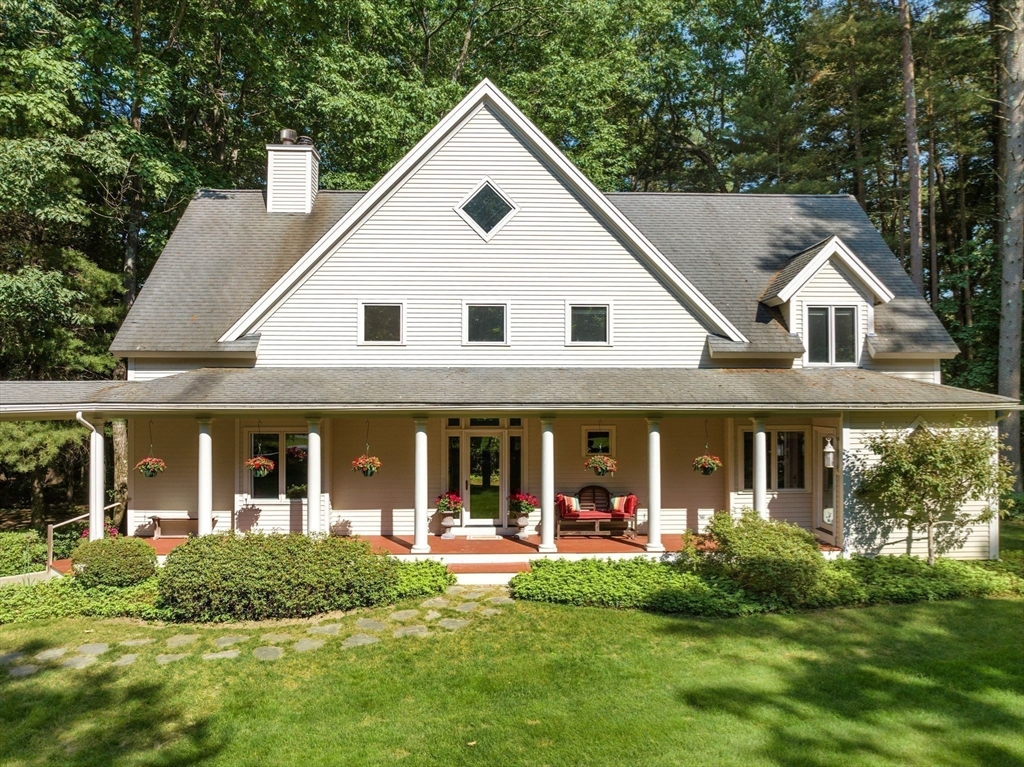 Main St, Dover, MA 02030