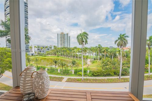 519-200 Diplomat Pkwy, Hallandale Beach, FL, 33009-8718 | Card Image