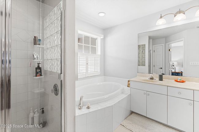 4 - 5201 Ocean Beach Blvd, Townhouse with 3 bedrooms, 3 bathrooms and null parking in Cocoa Beach FL | Image 25