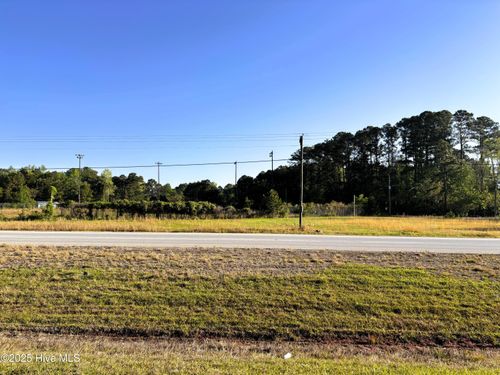657 Freedom Way, Midway Park, NC, 28544-1515 | Card Image