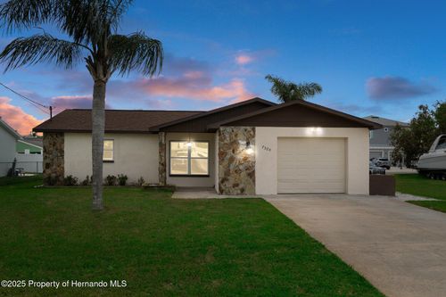 7520 Mako Dr, Hudson, FL, 34667-3919 | Card Image