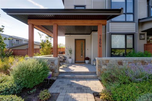 7864 Lochside Dr, Saanichton, BC, V8M0B9 | Card Image
