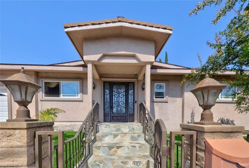6415 Varna Ave, Van Nuys, CA, 91401-1806 | Card Image