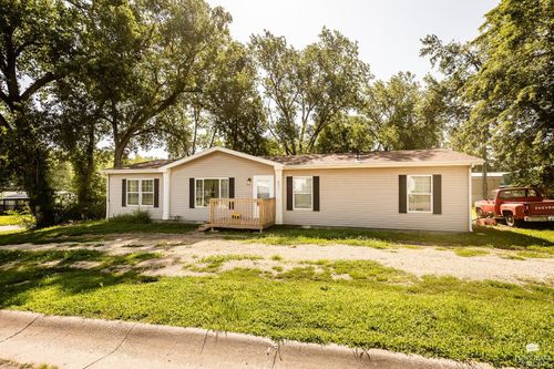 826 Sherry St, Junction City, KS, 66441-4478 | Card Image