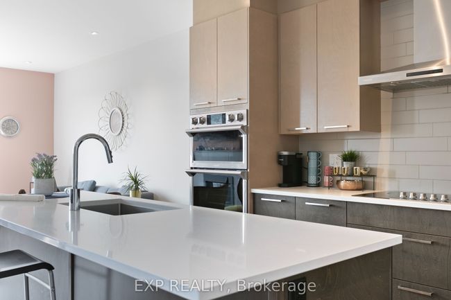 244 Shuttleworth Dr, House attached with 3 bedrooms, 3 bathrooms and 1 parking in Gloucester ON | Image 14