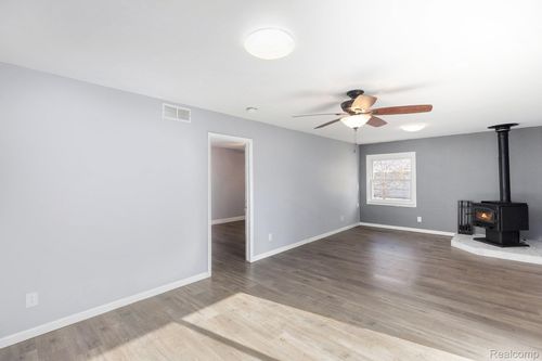 2657 Frankson Ave, Rochester Hills, MI, 48307-4640 | Card Image