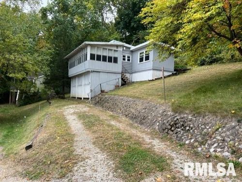 9775 F Ave, Wapello, IA, 52653-9485 | Card Image