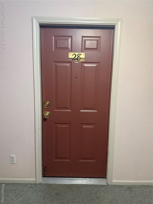 45204 Fryer Dr, Macomb, MI, 48044-3815 | Card Image