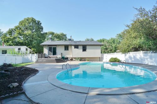 2521 County Down Ct, Lincoln, NE, 68512-1519 | Card Image
