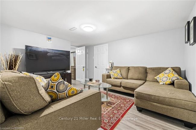 17 Huntington Ave, House other with 4 bedrooms, 2 bathrooms and 4 parking in Hamilton ON | Image 25