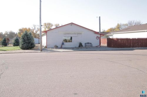 117 Main St, Montrose, SD, 57048 | Card Image