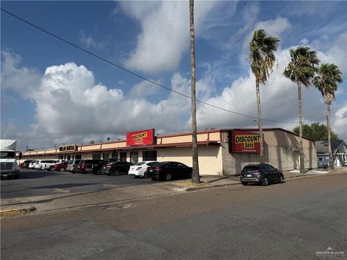 201 S 8th St, Donna, TX, 78537-3136 | Card Image
