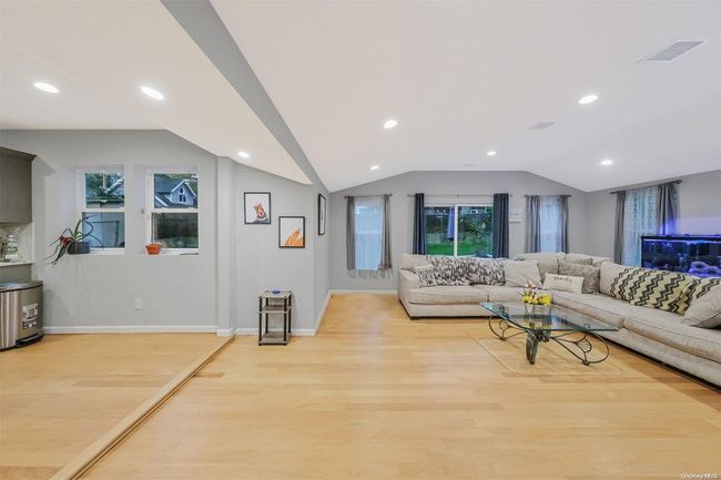 6 Mars Rd, House other with 3 bedrooms, 2 bathrooms and null parking in Rocky Point NY | Image 9