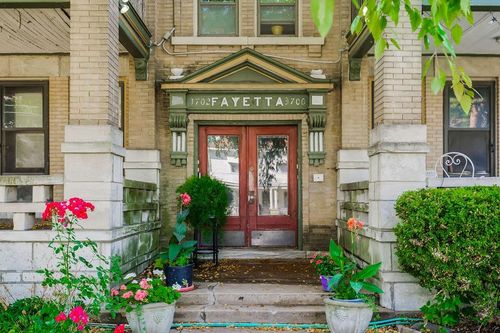 3700 Wyandotte St, Kansas City, MO, 64111-2194 | Card Image