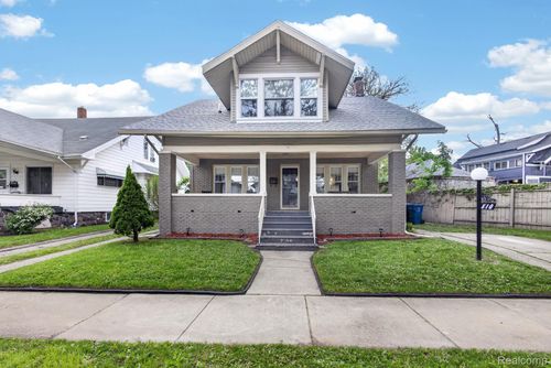 810 E 8th St, Flint, MI, 48503-2779 | Card Image
