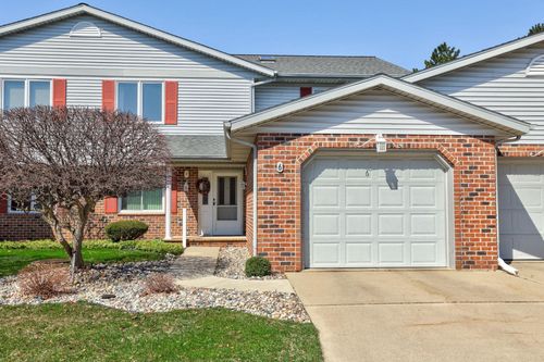 6 Wilshire Dr, Frankenmuth, MI, 48734-1328 | Card Image