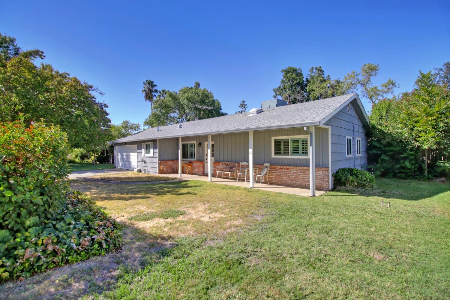 Robertson Ave, Carmichael, CA 95608