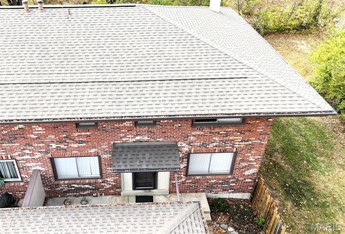 955 Silversprings Ln, Manchester, MO, 63021-7519 | Card Image