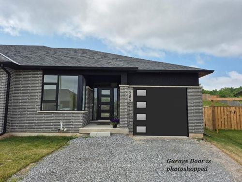 4104 Village Creek Dr, Stevensville, ON, L0S1S0 | Card Image