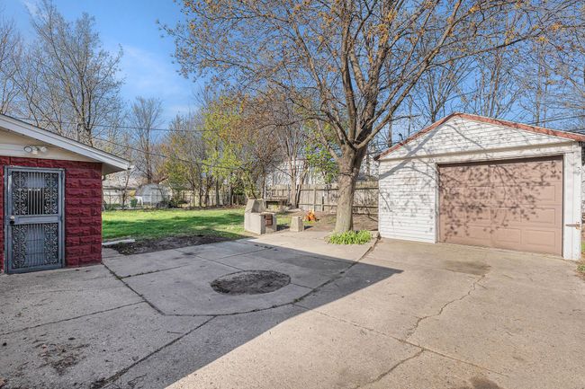 23128 Carlisle Ave, House other with 2 bedrooms, 1 bathrooms and null parking in Hazel Park MI | Image 34