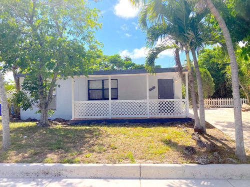 3630 Sw 46th Ave, West Park, FL, 33023-5543 | Card Image