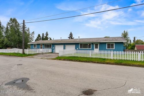914 Boyd St, Anchorage, AK, 99501-1113 | Card Image