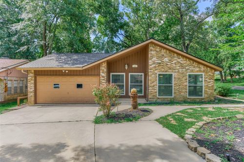 107 Velda Rose Ln, Conroe, TX, 77304-1272 | Card Image