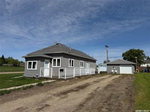 2009 Connaught St, Regina, SK, S4T4T8 | Card Image