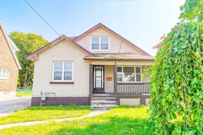 187 Park Rd S, House other with 3 bedrooms, 2 bathrooms and 2 parking in Oshawa ON | Image 3