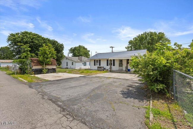 204 E Millpond St, House other with 3 bedrooms, 1 bathrooms and null parking in Kingsport TN | Image 4