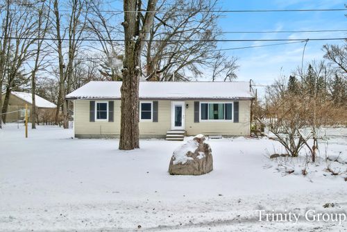 100 W Brooks St, Newaygo, MI, 49337 | Card Image