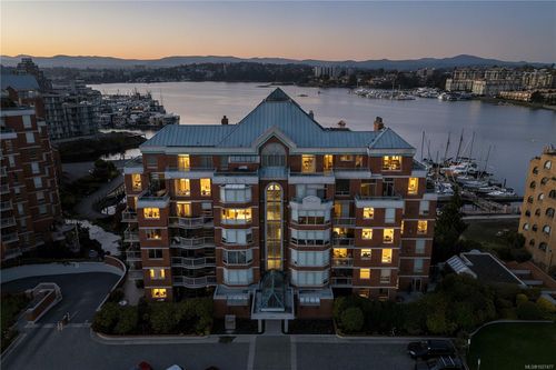 203-636 Montreal St, Victoria, BC, V8V4Y1 | Card Image