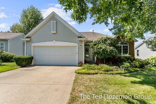796 Holly Creek Dr, Holland, MI, 49423-7807 | Card Image
