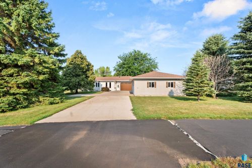 305 N Colton Rd, Hartford, SD, 57033-2293 | Card Image