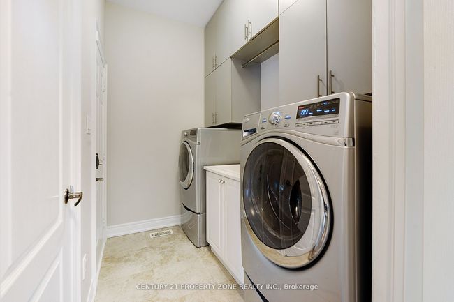 9 Haywood Dr, House other with 6 bedrooms, 5 bathrooms and 4 parking in Brampton ON | Image 10